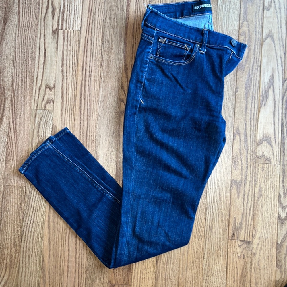 Express legging jeans. Mid rise